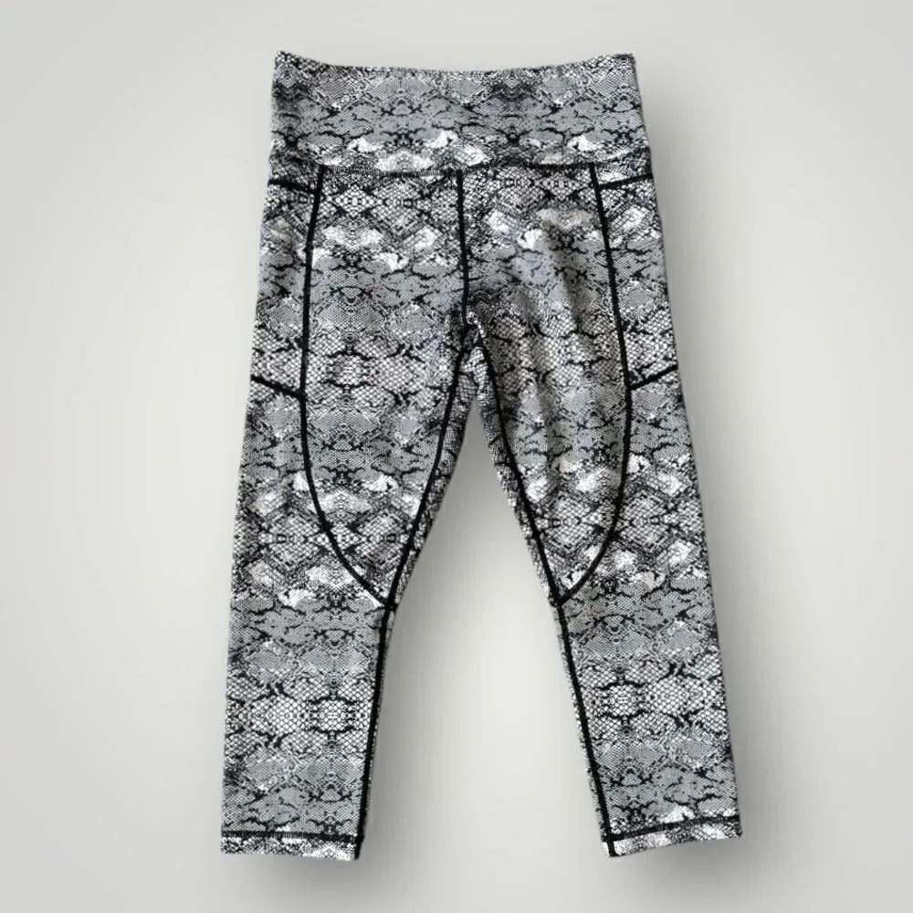 🎉5 for $45 🎉Zyia Crop Leggings Women Size 8-10